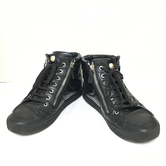 Auth CHANEL - Black Lambskin Women's Sneakers - Picture 1 of 6